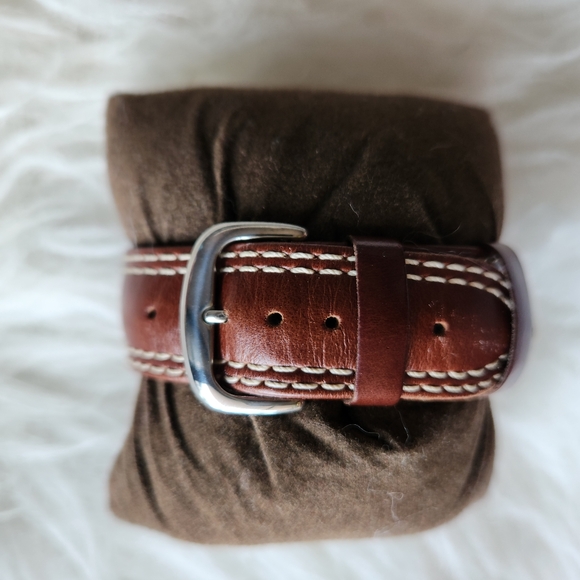 Guess Men's Watch with Brown Leather Strap - Picture 3 of 4